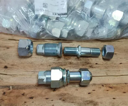 Tắc kê bánh xe nâng