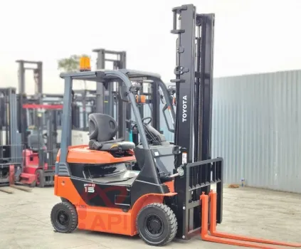 Xe nâng điện Toyota 1,5 tấn ngồi lái