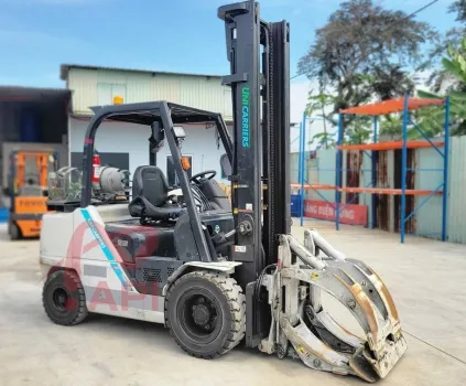 Xe nâng kẹp giấy tròn Unicarriers