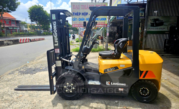 Khám phá xe nâng hàng liugong 3 Tấn động cơ disel cpcd30