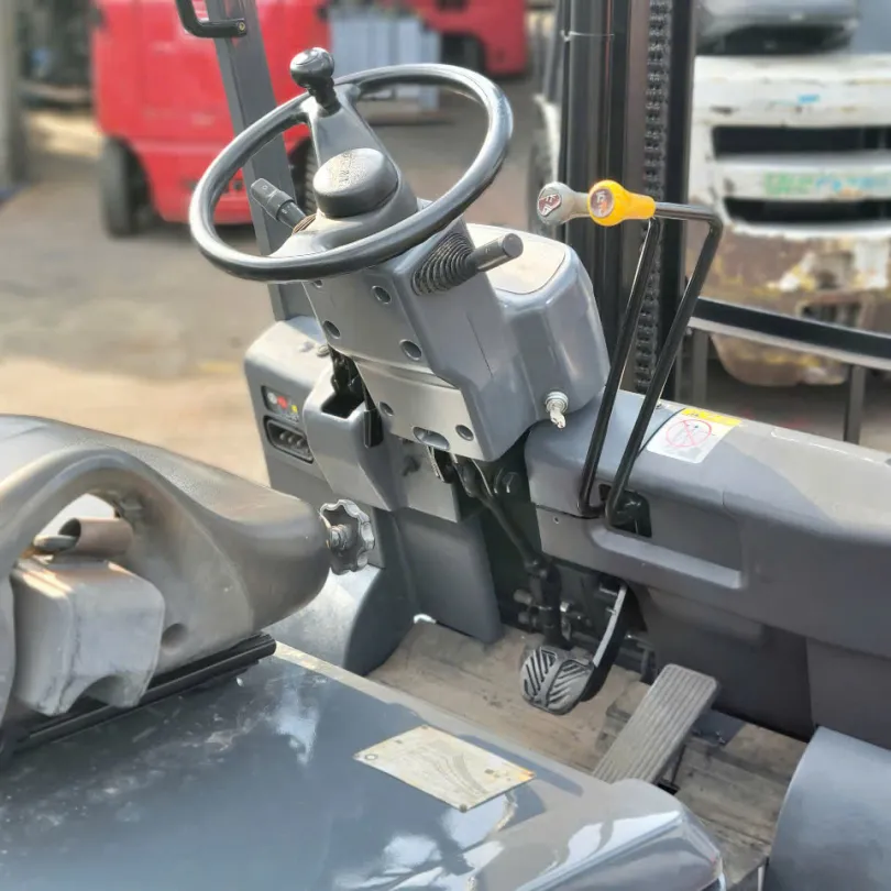 Xe nâng điện TCM 2.5 tấn