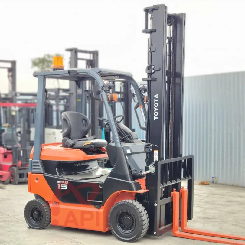 Xe nâng điện Toyota 1,5 tấn ngồi lái