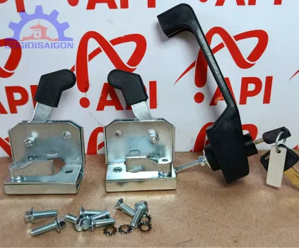 Bộ Khóa Cửa Cabin Xe Xúc Lật – Dễ Lắp, Có Sẵn Chìa