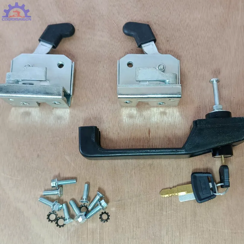 Bộ Khóa Cửa Cabin Xe Xúc Lật – Dễ Lắp, Có Sẵn Chìa