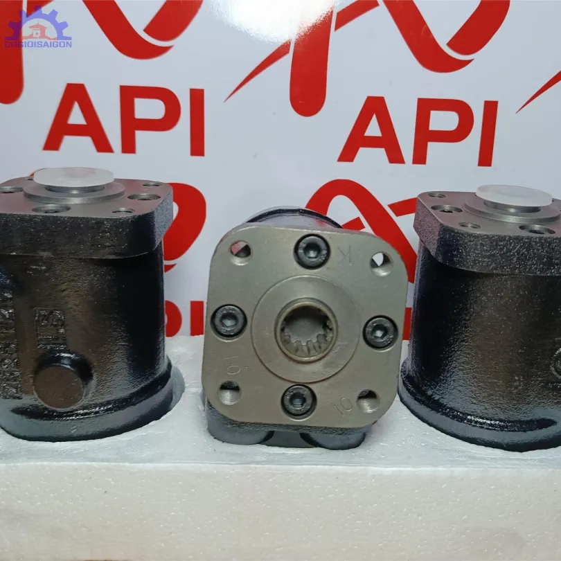 Bót lái xe nâng – Phụ tùng thủy lực quan trọng