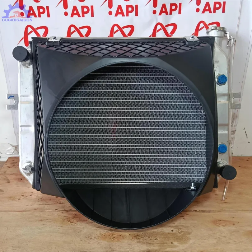 Két nước làm mát xe nâng