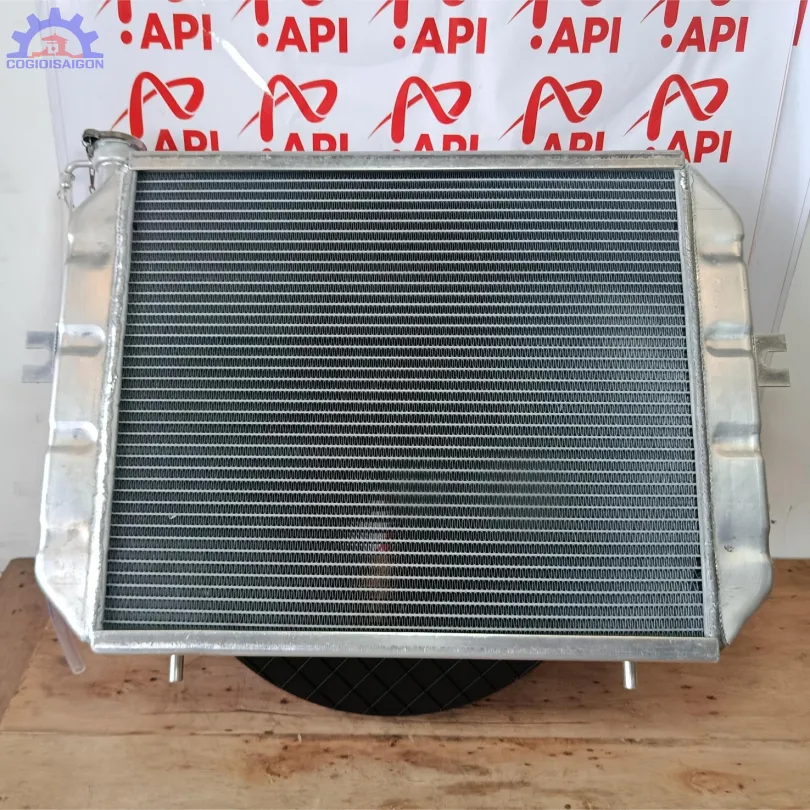 Két nước làm mát xe nâng