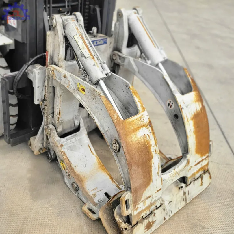 Xe nâng kẹp giấy tròn Unicarriers